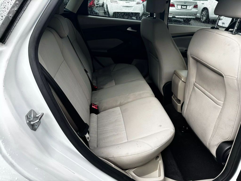 2015 FORD FOCUS HATCHBACK 4-CYL, FLEX FUEL, 2.0L SE HATCHBACK 4D