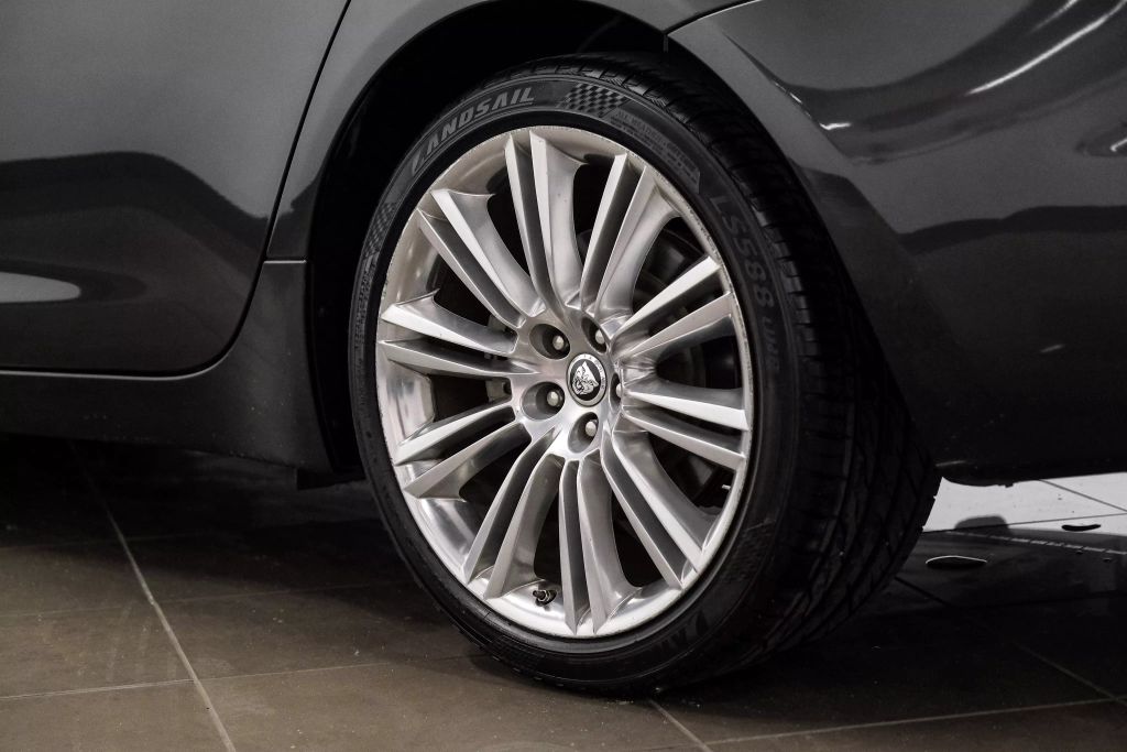 2012 JAGUAR XJ SEDAN V8, 5.0 LITER XJL PORTFOLIO SEDAN 4D