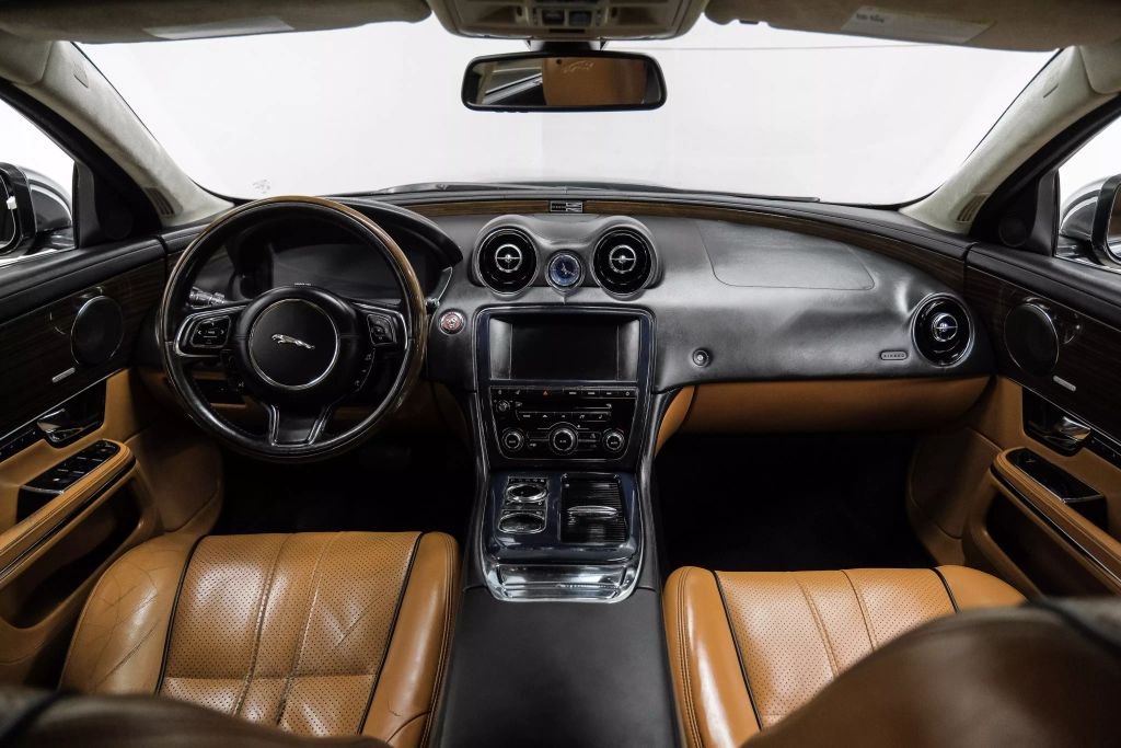 2012 JAGUAR XJ SEDAN V8, 5.0 LITER XJL PORTFOLIO SEDAN 4D