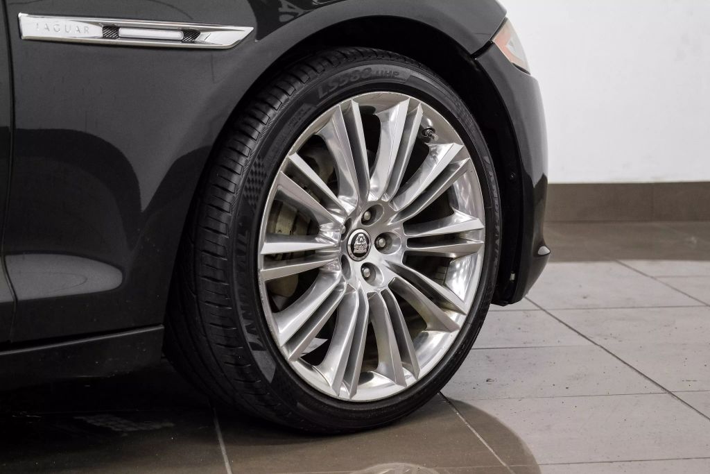 2012 JAGUAR XJ SEDAN V8, 5.0 LITER XJL PORTFOLIO SEDAN 4D