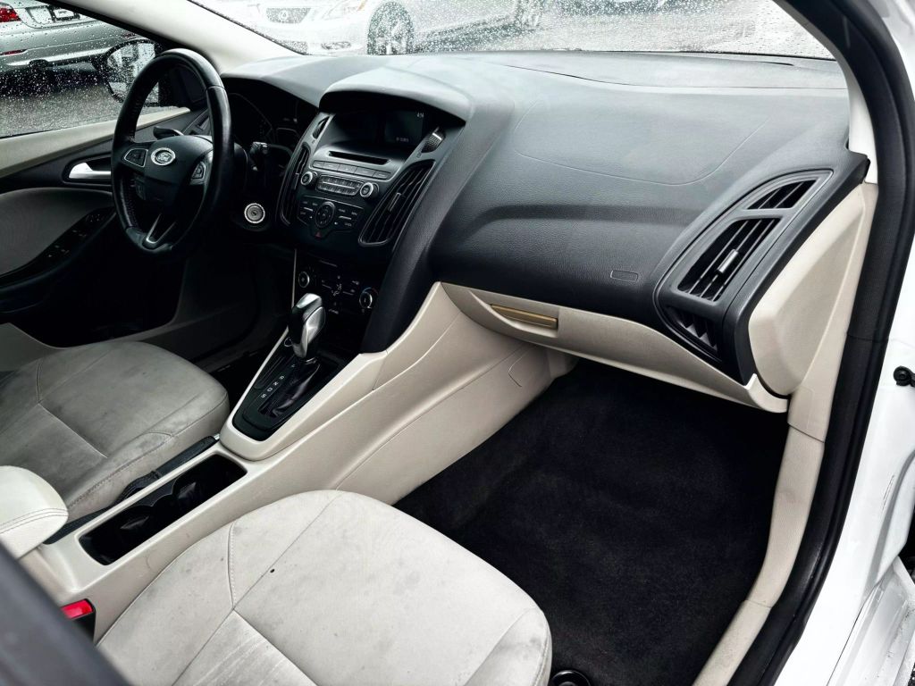 2015 FORD FOCUS HATCHBACK 4-CYL, FLEX FUEL, 2.0L SE HATCHBACK 4D