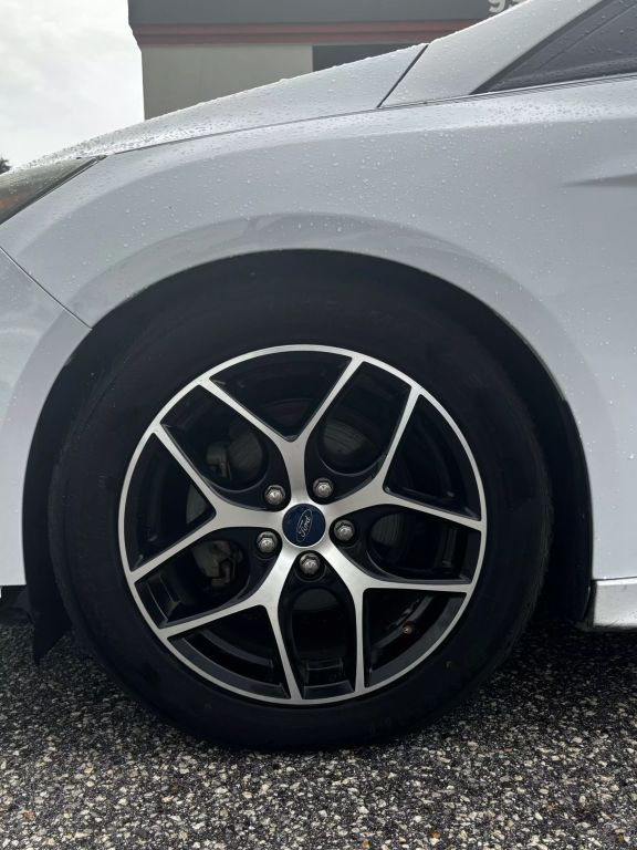 2015 FORD FOCUS HATCHBACK 4-CYL, FLEX FUEL, 2.0L SE HATCHBACK 4D