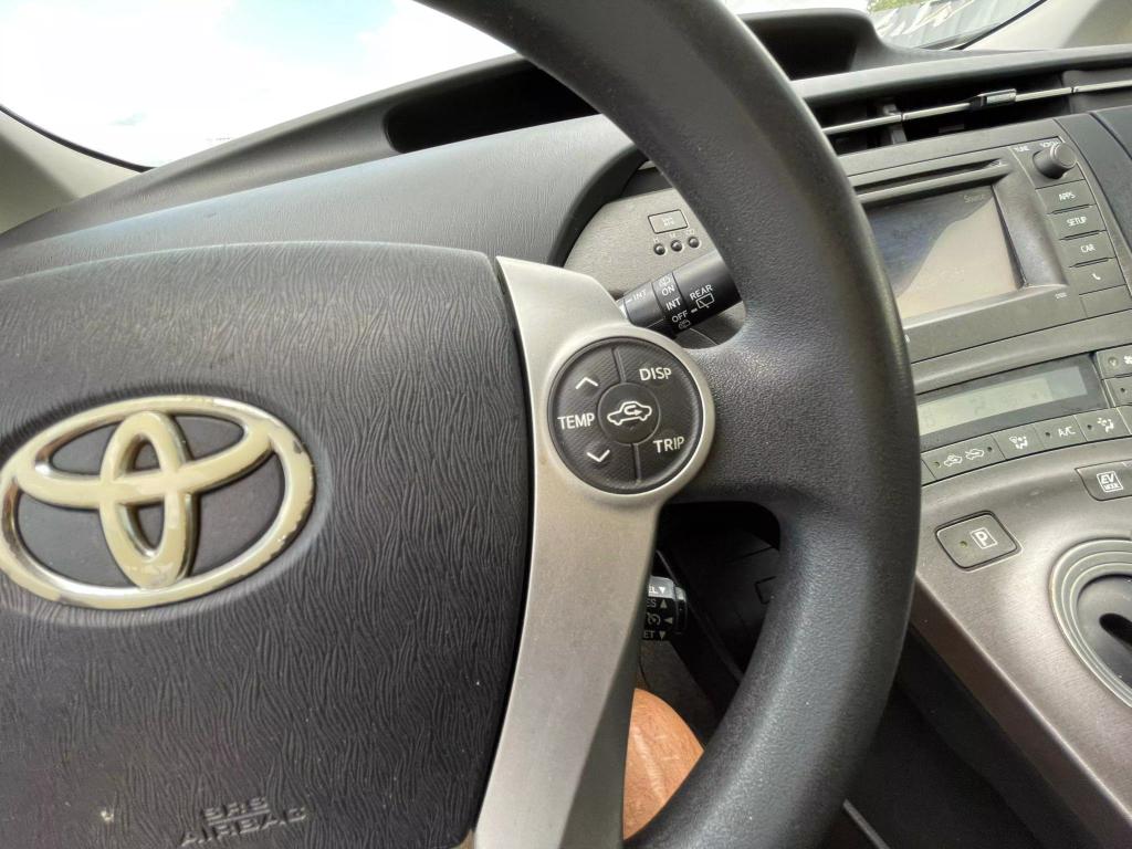 2015 Toyota Prius Three photo 22