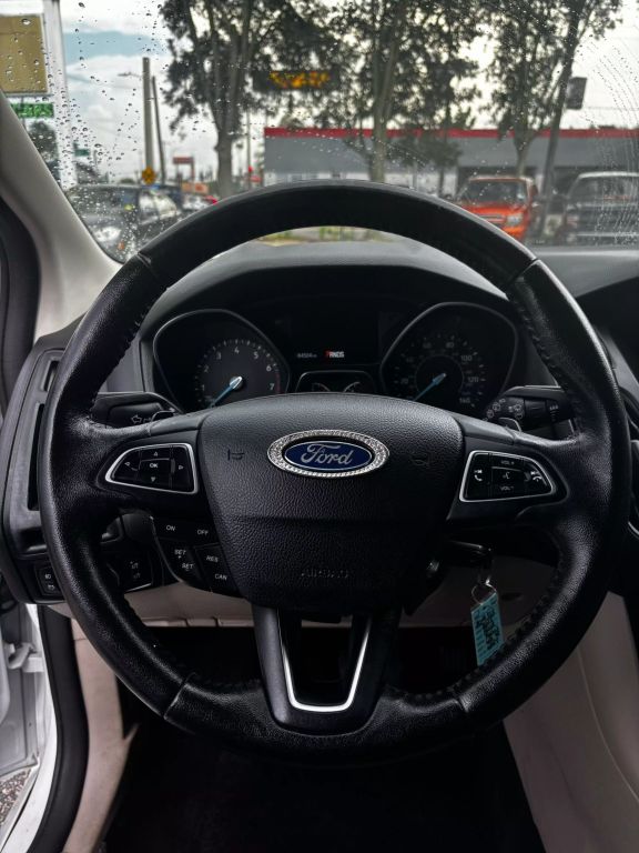 2015 FORD FOCUS HATCHBACK 4-CYL, FLEX FUEL, 2.0L SE HATCHBACK 4D
