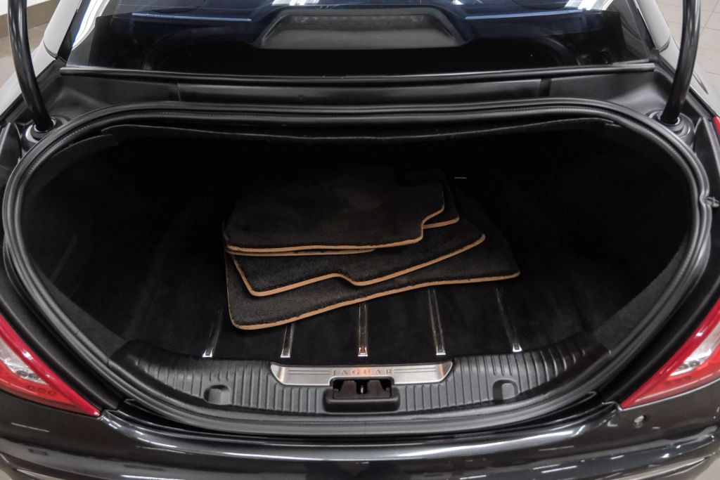 2012 JAGUAR XJ SEDAN V8, 5.0 LITER XJL PORTFOLIO SEDAN 4D