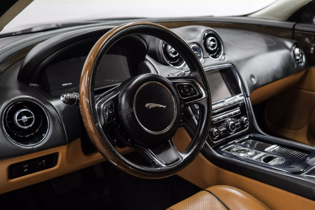 2012 JAGUAR XJ SEDAN V8, 5.0 LITER XJL PORTFOLIO SEDAN 4D