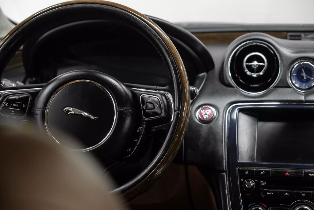 2012 JAGUAR XJ SEDAN V8, 5.0 LITER XJL PORTFOLIO SEDAN 4D