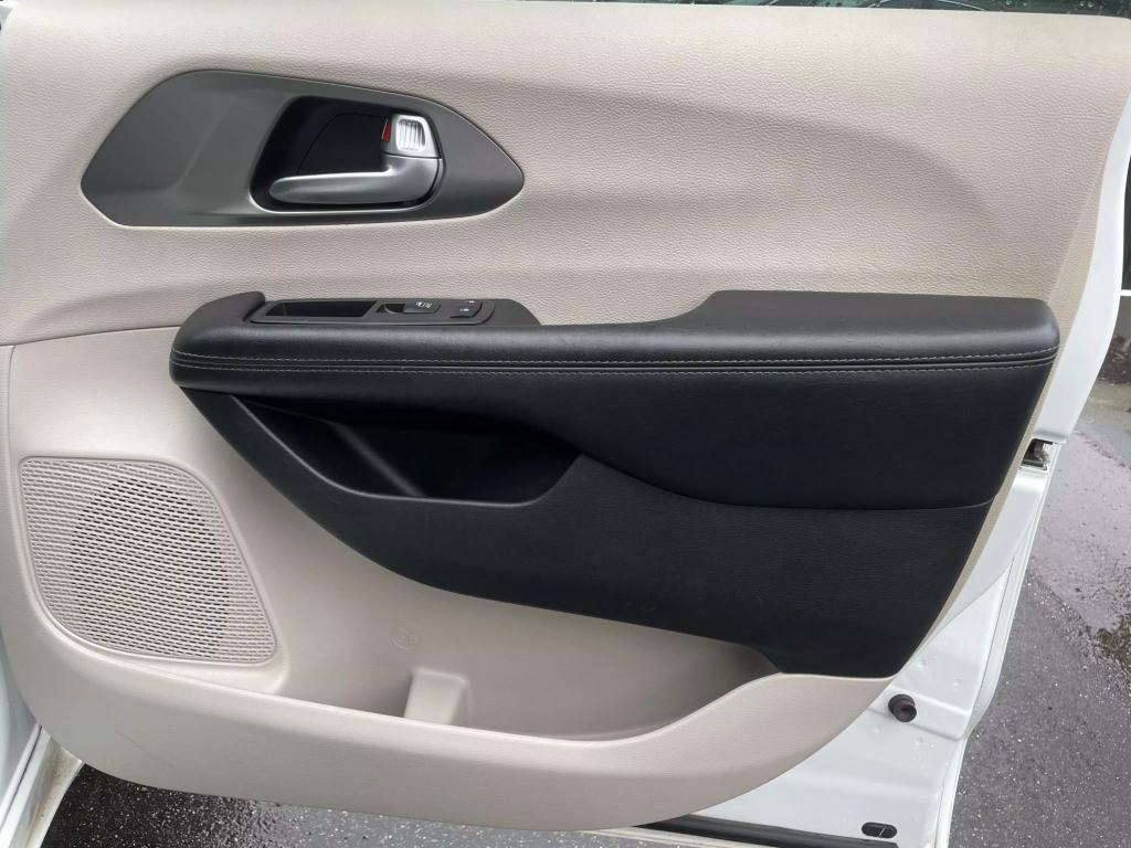 2018 Chrysler Pacifica Limited photo 24