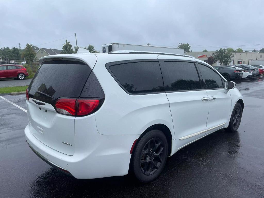 2018 Chrysler Pacifica Limited photo 4