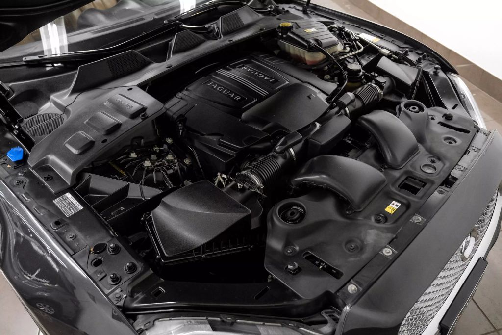 2012 JAGUAR XJ SEDAN V8, 5.0 LITER XJL PORTFOLIO SEDAN 4D