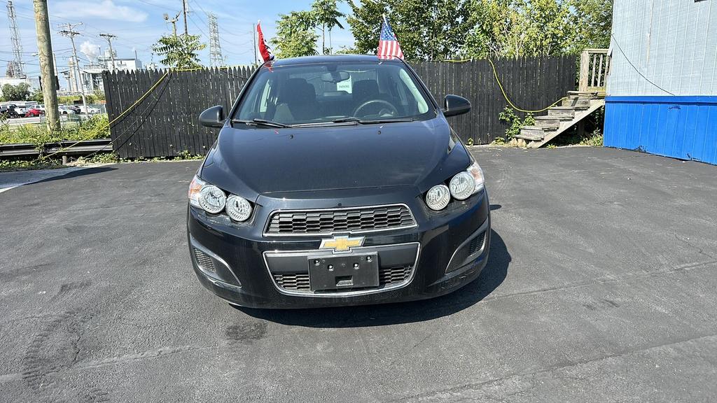 2016 Chevrolet Sonic LT photo 3