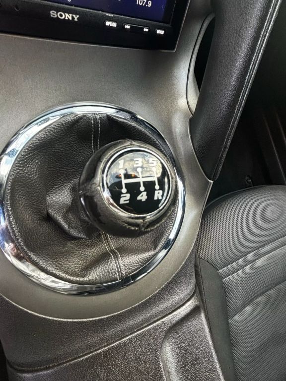 2006 PONTIAC SOLSTICE CONVERTIBLE 4-CYL, 2.4 LITER CONVERTIBLE 2D
