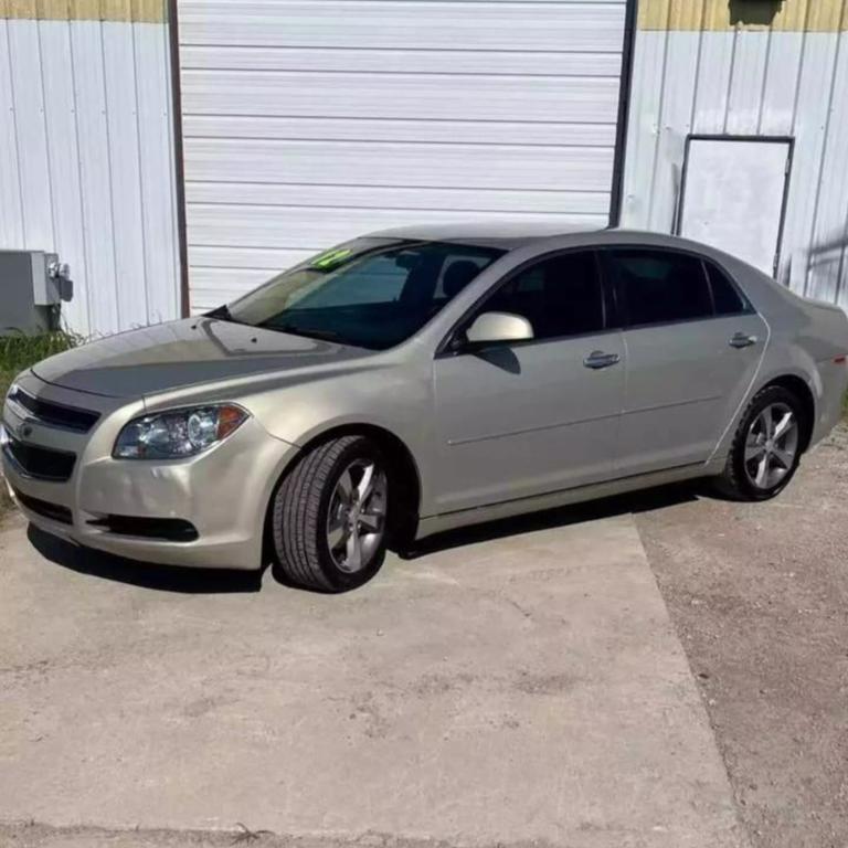 2012 Chevrolet Malibu 1LT photo 2