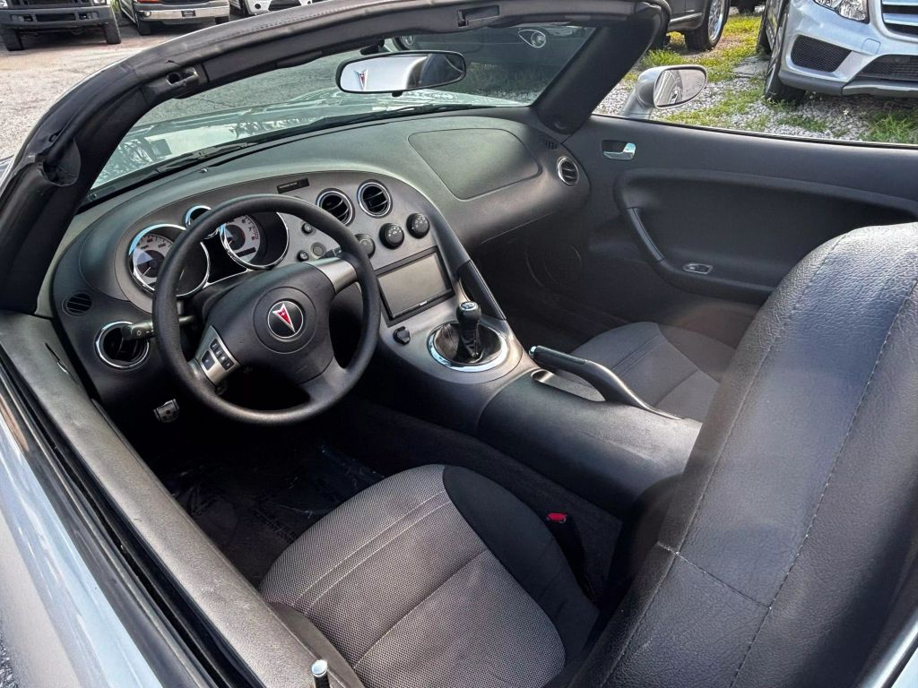 2006 PONTIAC SOLSTICE CONVERTIBLE 4-CYL, 2.4 LITER CONVERTIBLE 2D