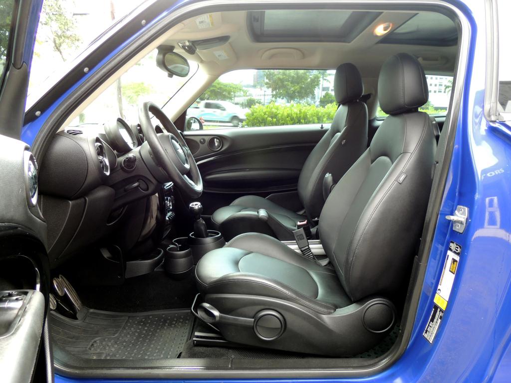 2013 MINI Paceman S photo 21