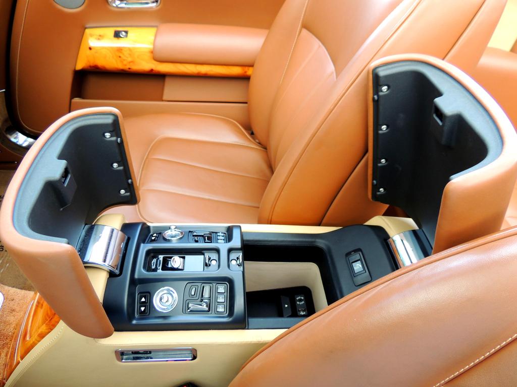 2013 Rolls-Royce Phantom Drophead Coupe photo 37