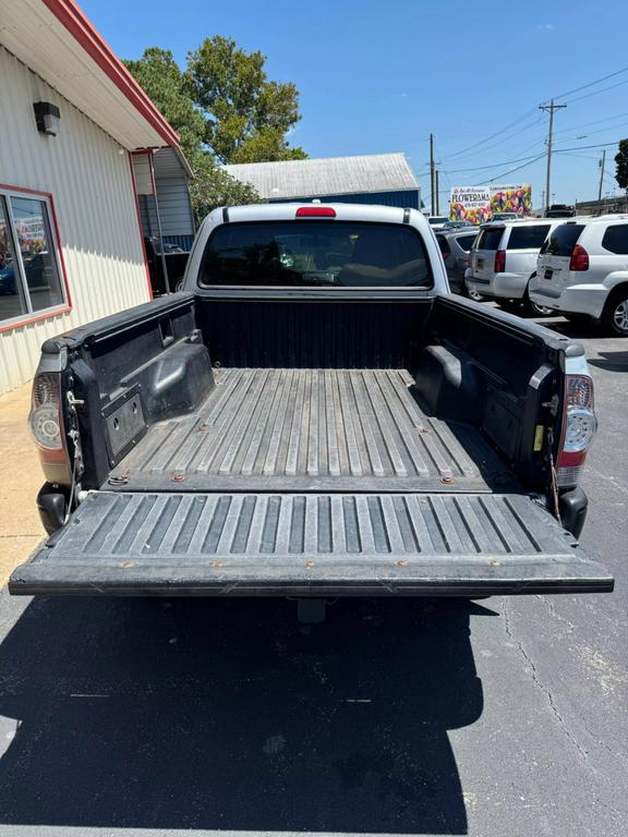 2010 Toyota Tacoma Base photo 17