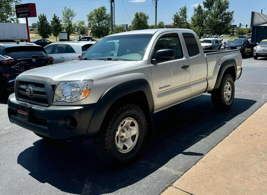 2010 Toyota Tacoma Base photo 2