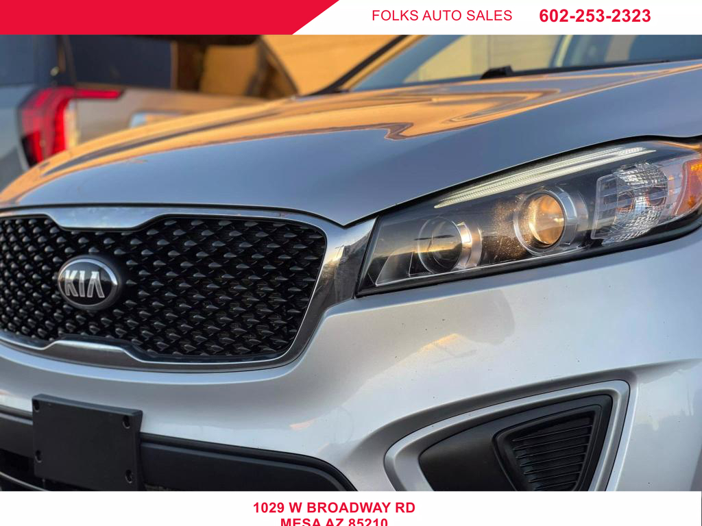 2018 Kia Sorento LX photo 2