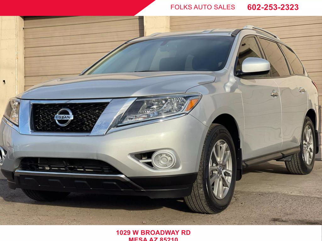 2014 Nissan Pathfinder SV photo 3