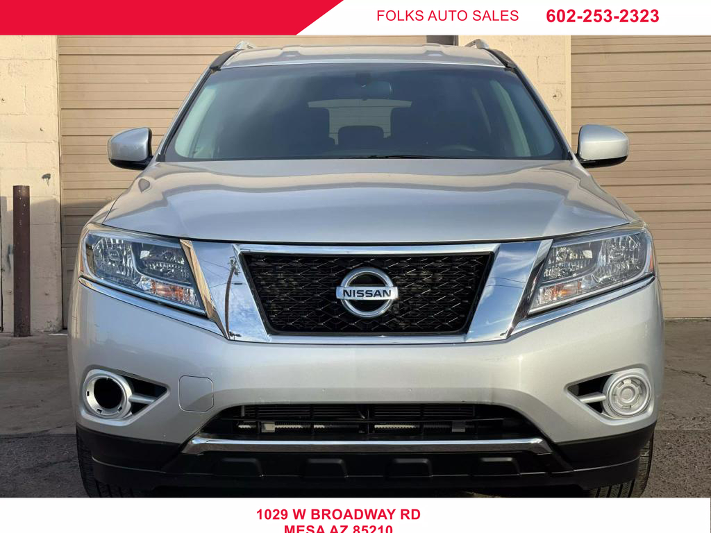 2014 Nissan Pathfinder SV photo 4