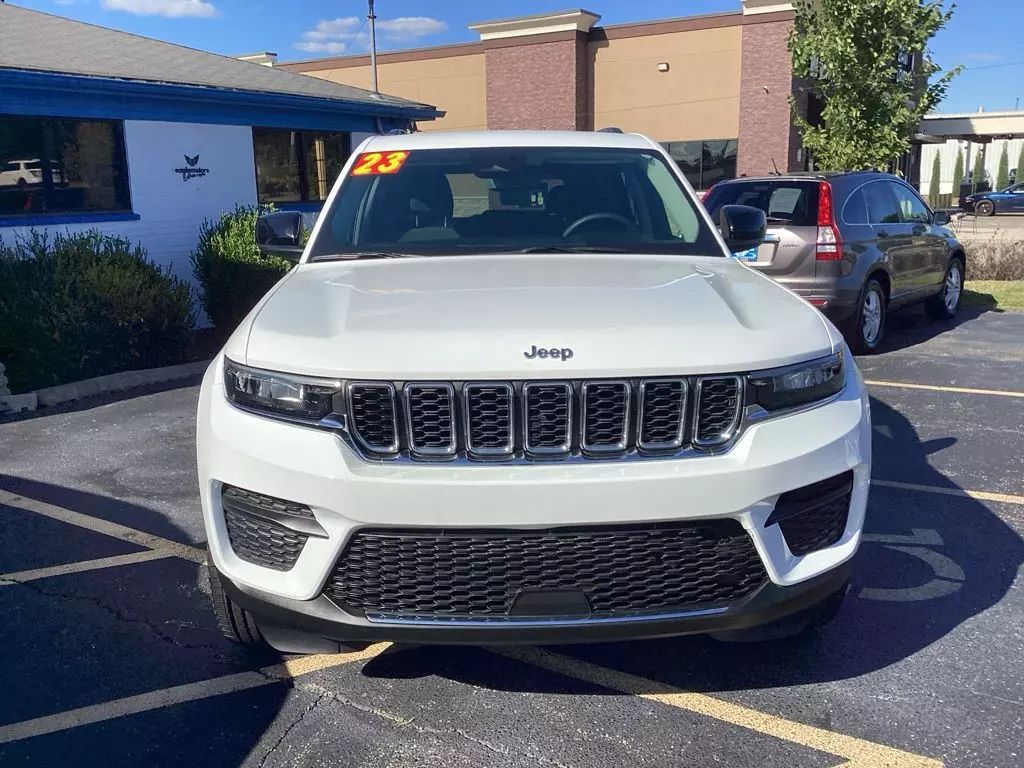 Used 2023 Jeep Grand Cherokee Laredo with VIN 1C4RJHAG4PC543679 for sale in West Chester, OH