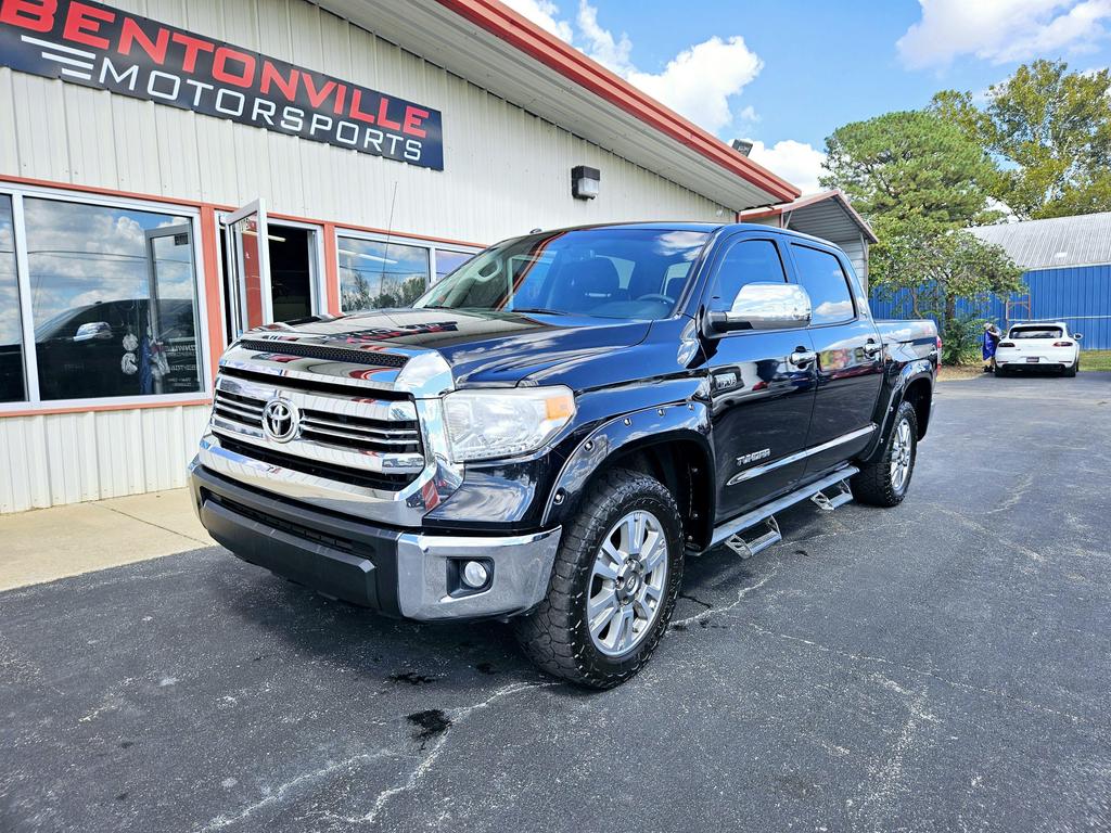 2016 Toyota Tundra SR5 photo 2