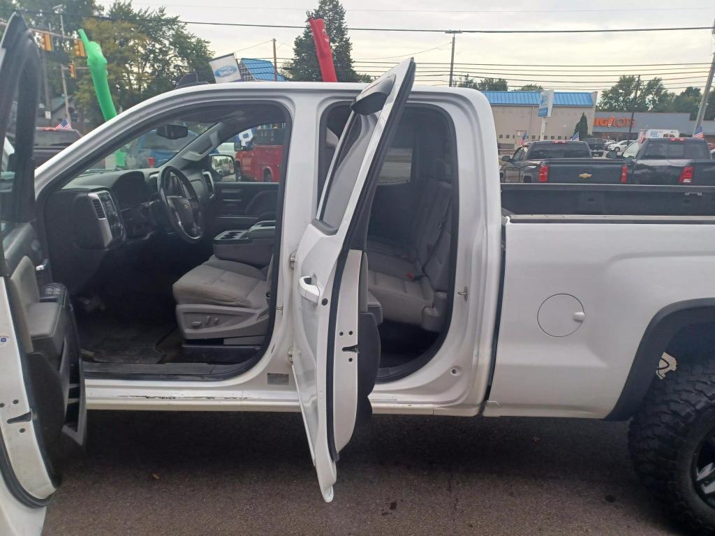 2016 Chevrolet Silverado 1500 LT photo 16