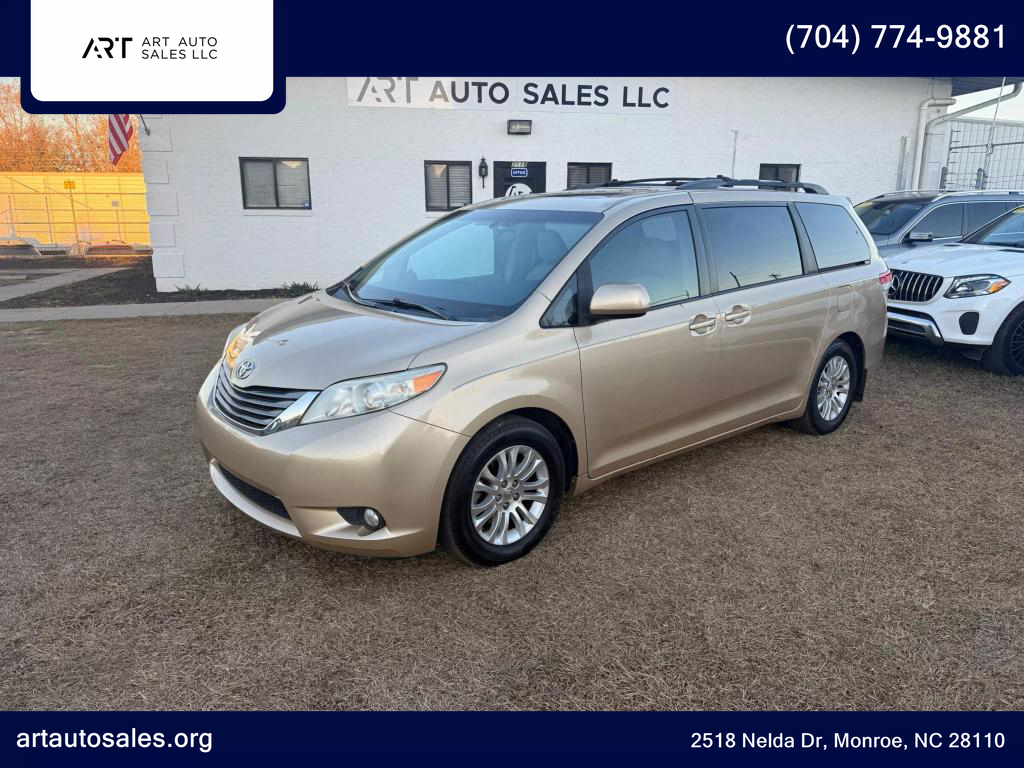 Toyota Sienna's photo