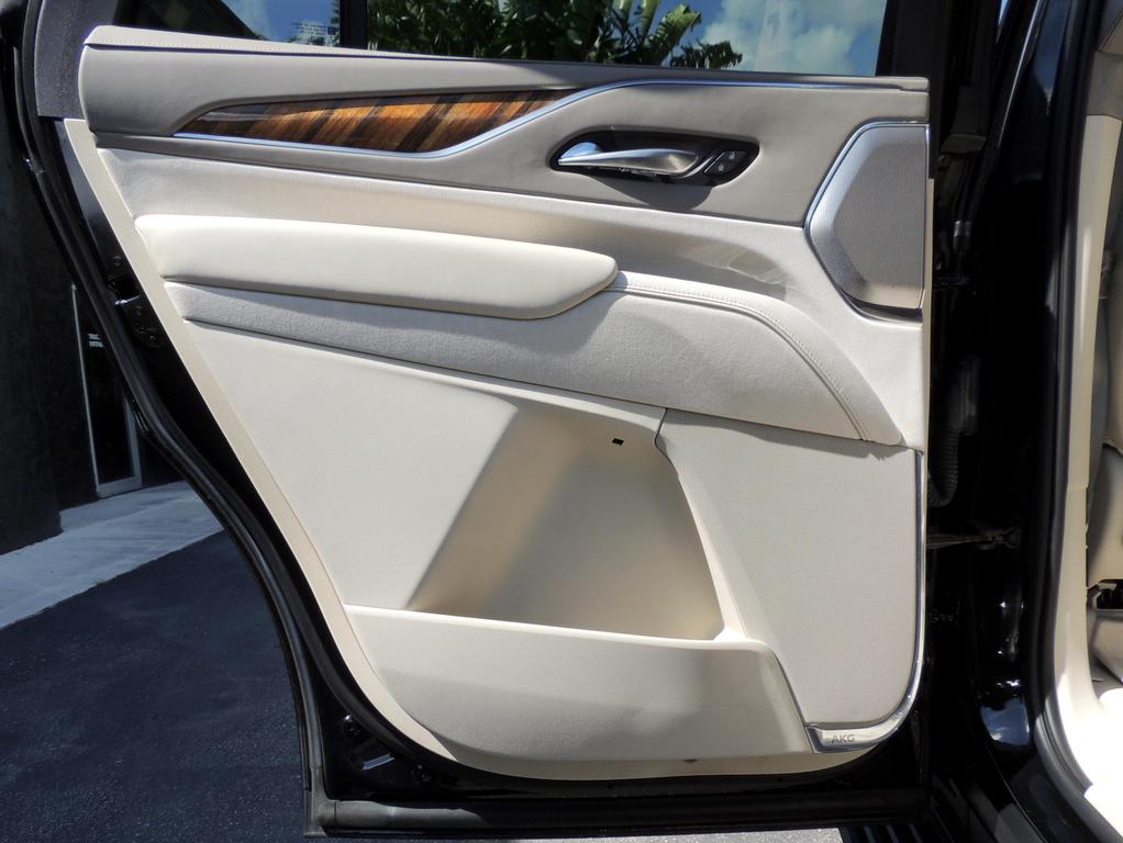 2021 Cadillac Escalade Premium Luxury Platinum photo 31