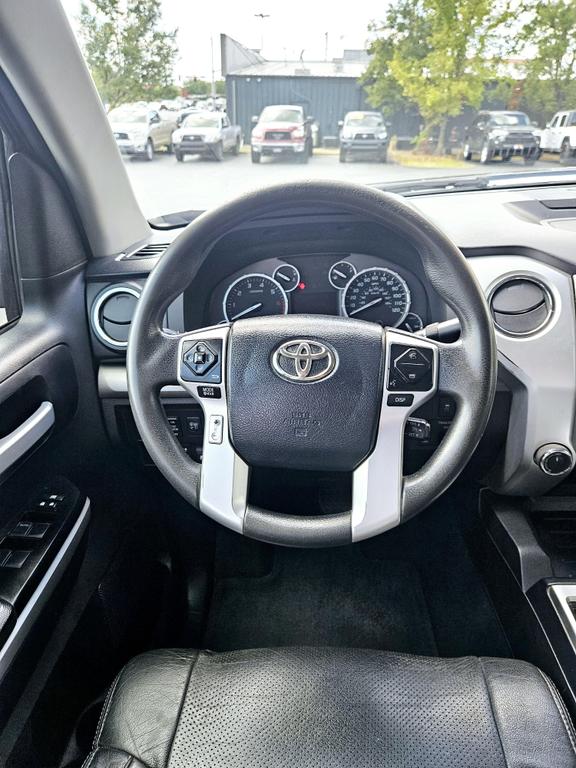 2016 Toyota Tundra SR5 photo 9