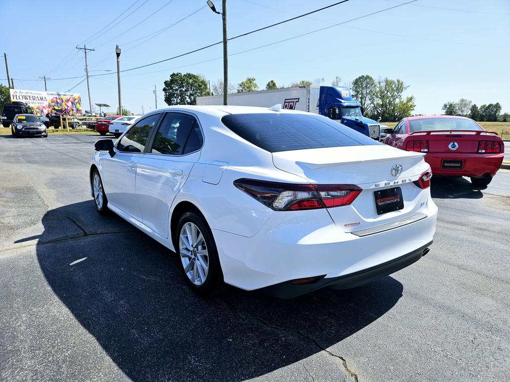 2023 Toyota Camry LE photo 6