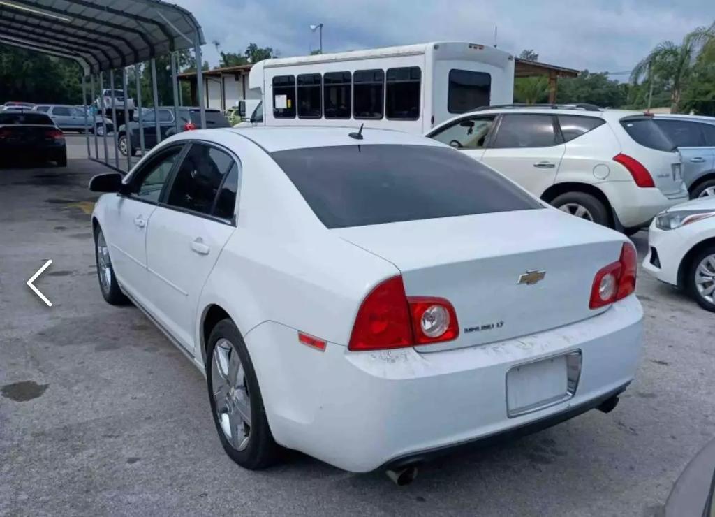 2011 Chevrolet Malibu 2LT photo 4