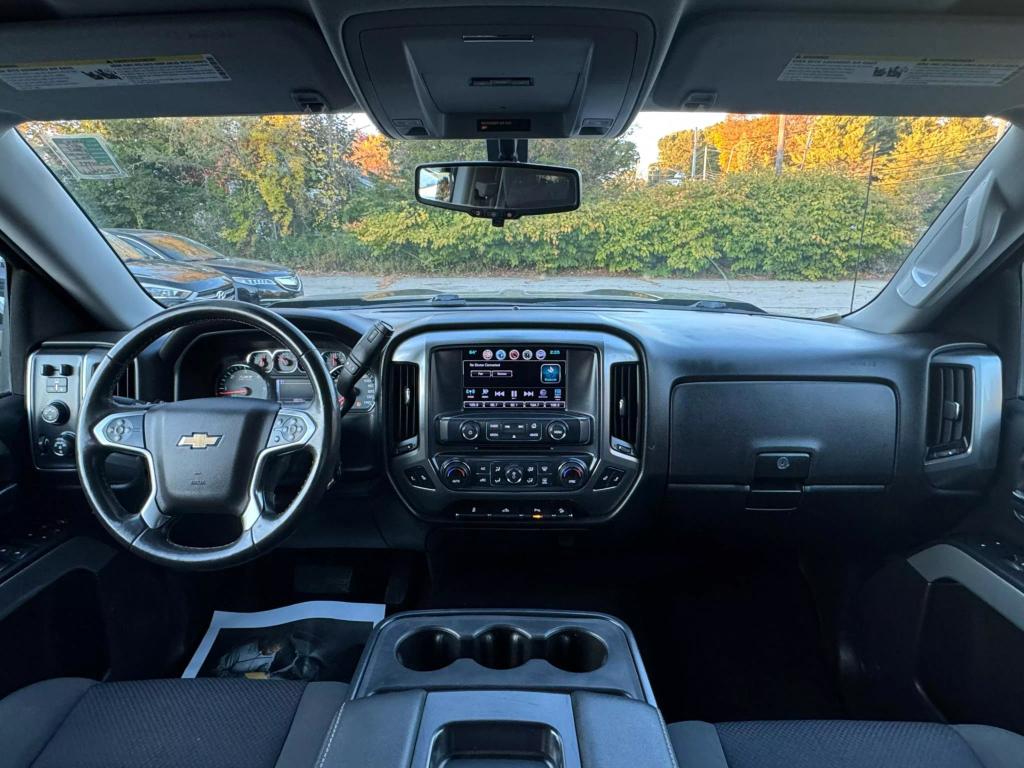 2017 Chevrolet Silverado 1500 LT photo 4