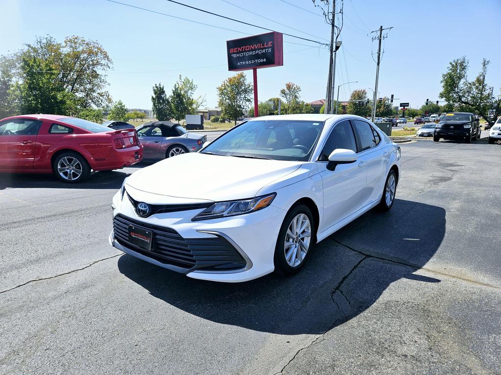 2023 Toyota Camry LE photo 2