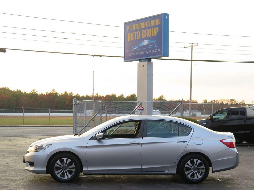 2013 Honda Accord LX photo 4