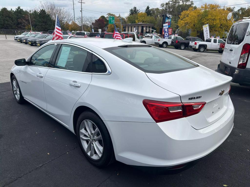 2016 Chevrolet Malibu 1LT photo 5