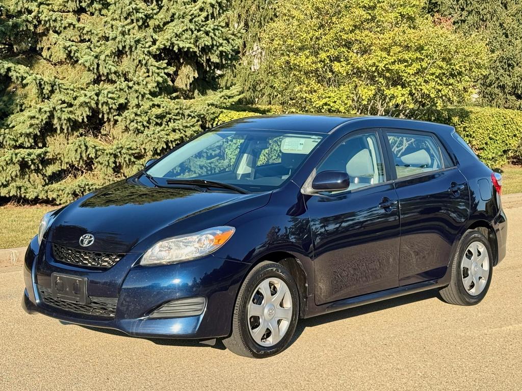 2010 Toyota Matrix Base photo 4