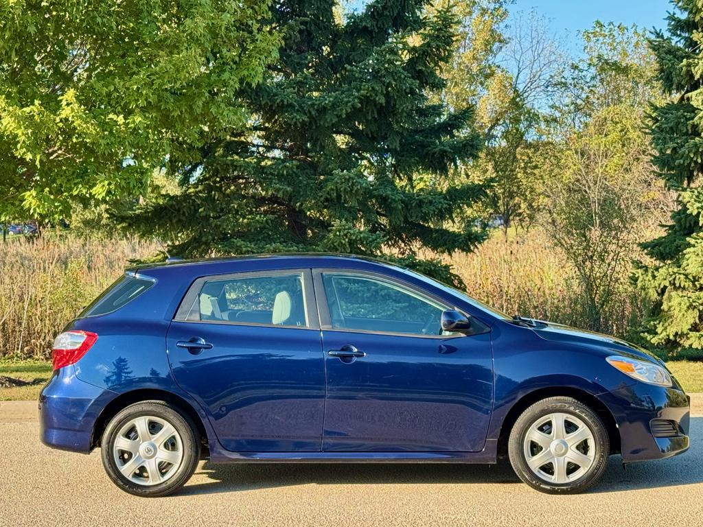 2010 Toyota Matrix Base photo 9