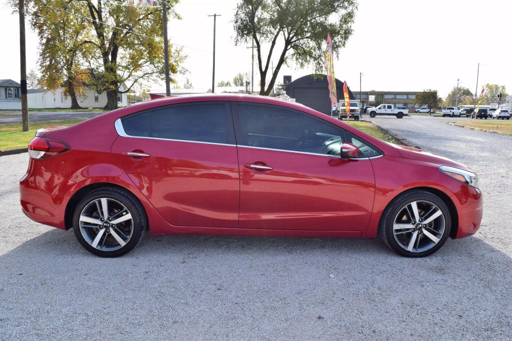 2017 Kia Forte EX photo 4