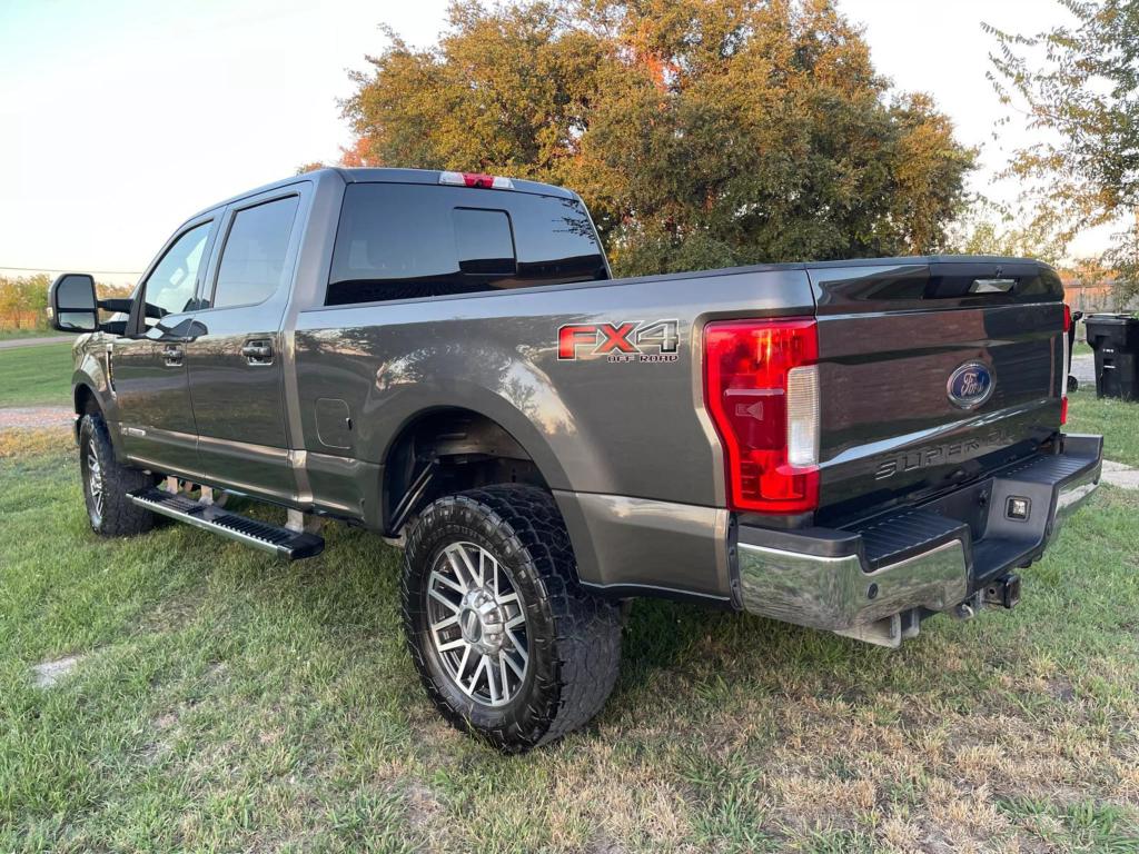 2018 Ford F-250 Super Duty Lariat photo 11