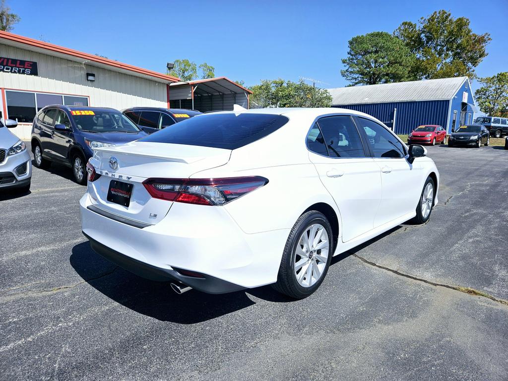 2023 Toyota Camry LE photo 5