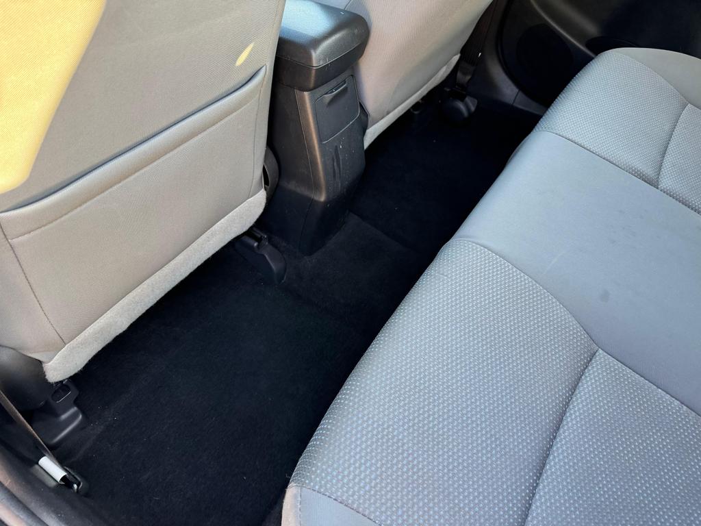 2010 Toyota Matrix Base photo 28