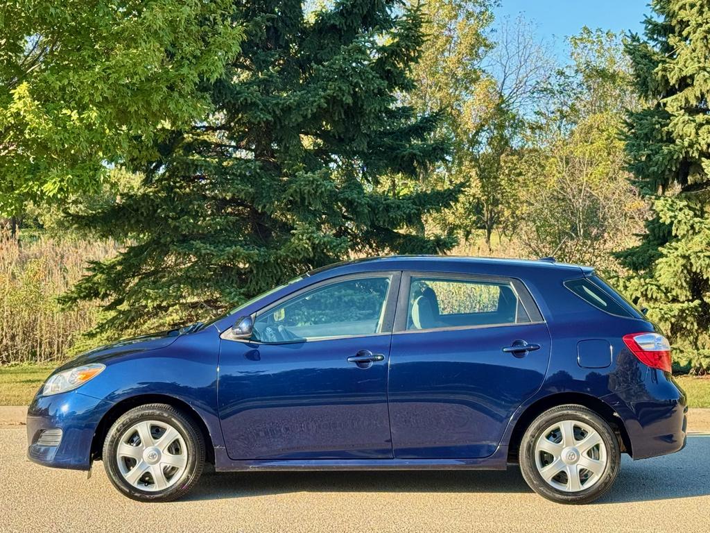 2010 Toyota Matrix Base photo 5