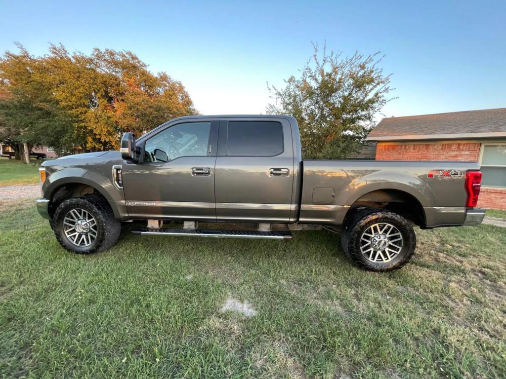 2018 Ford F-250 Super Duty Lariat photo 12