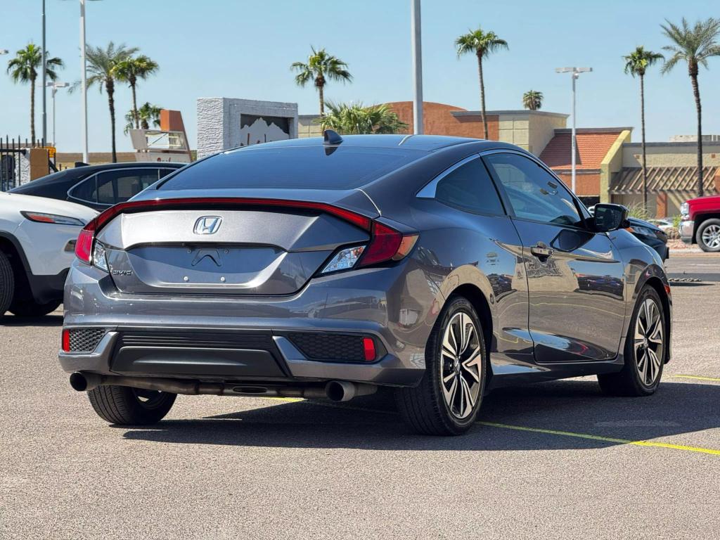 2017 Honda Civic EX-T photo 4