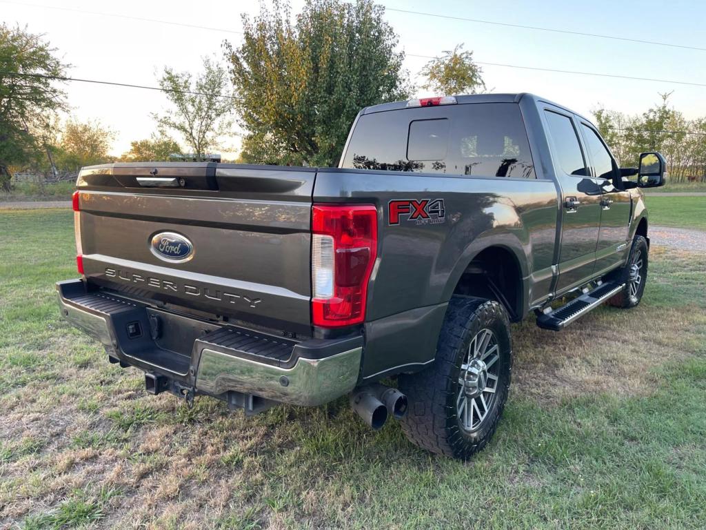 2018 Ford F-250 Super Duty Lariat photo 9