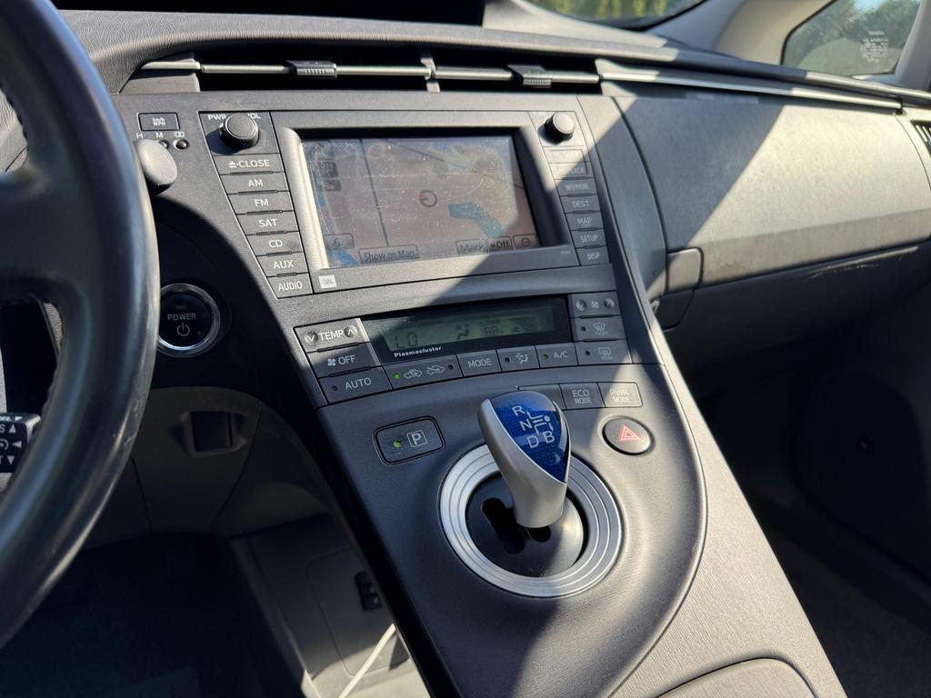 2010 Toyota Prius IV photo 25