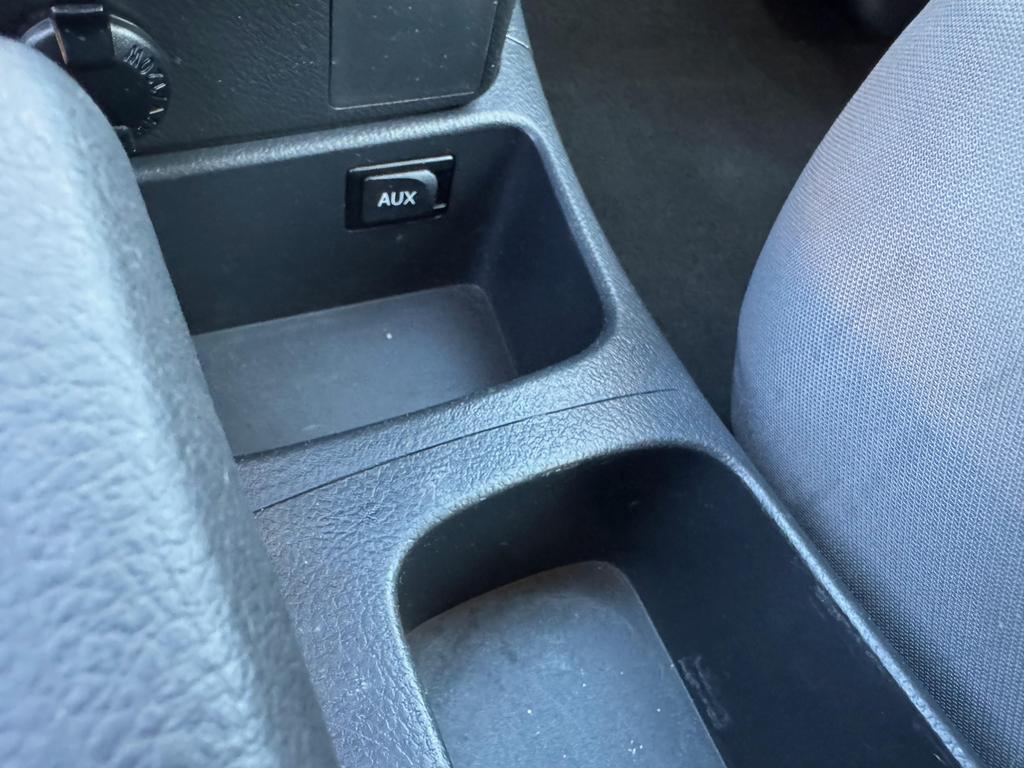 2010 Toyota Matrix Base photo 25