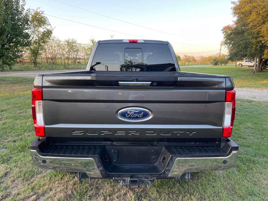 2018 Ford F-250 Super Duty Lariat photo 10